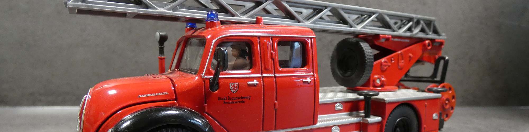 Siku 4114 – Magirus Rundhauber Drehleiter – Serie Lkw Classic